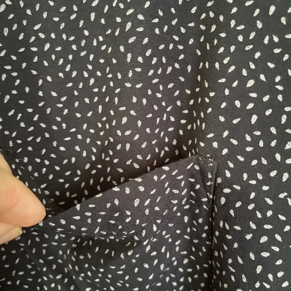 Croft & Barrow High-Low Navy-Polka Dotted With Front Pocket,Cap Sleeves Shirt L - Picture 4 of 6